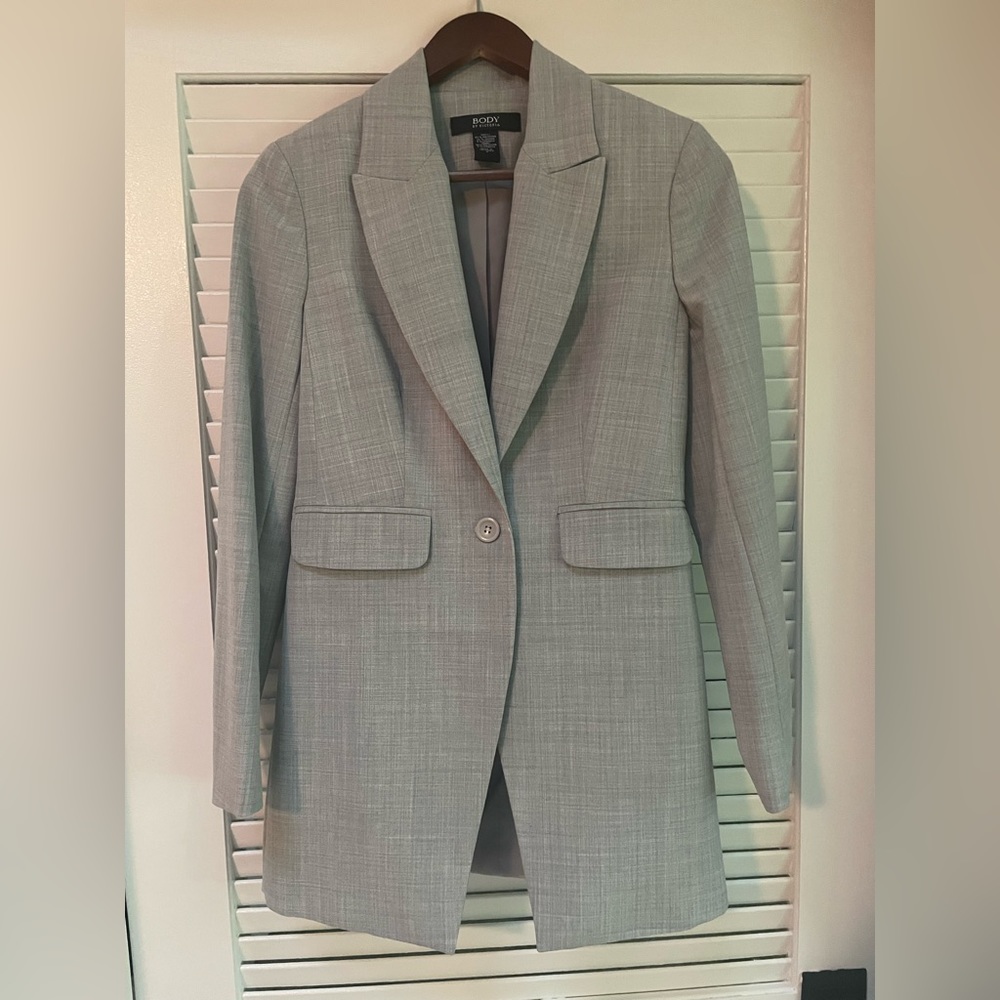 Victoria’s Secret longline grey blazer. In like new condition.